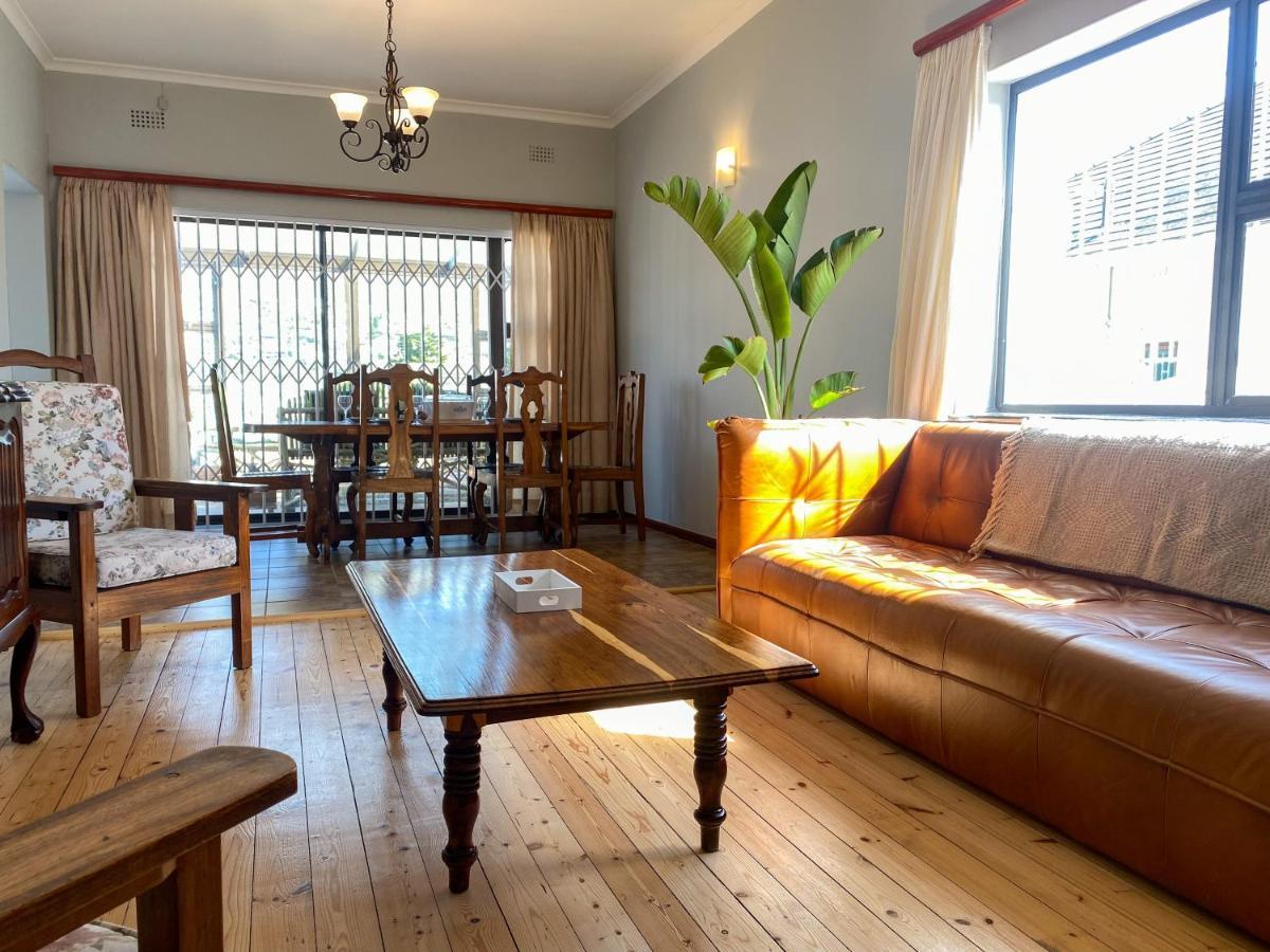 Crescent Corner Vacation Holiday home Cape Town